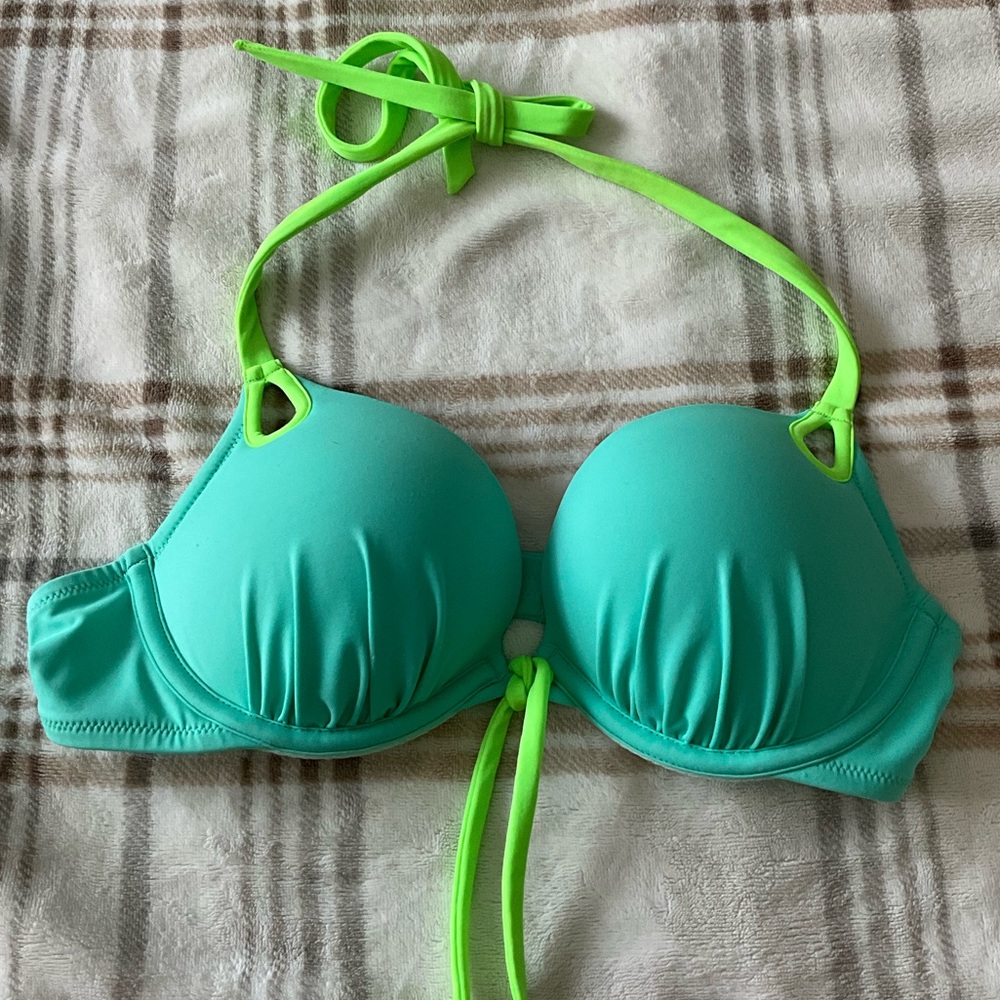 NEW Victoria’s Secret bombshell push-up bikini